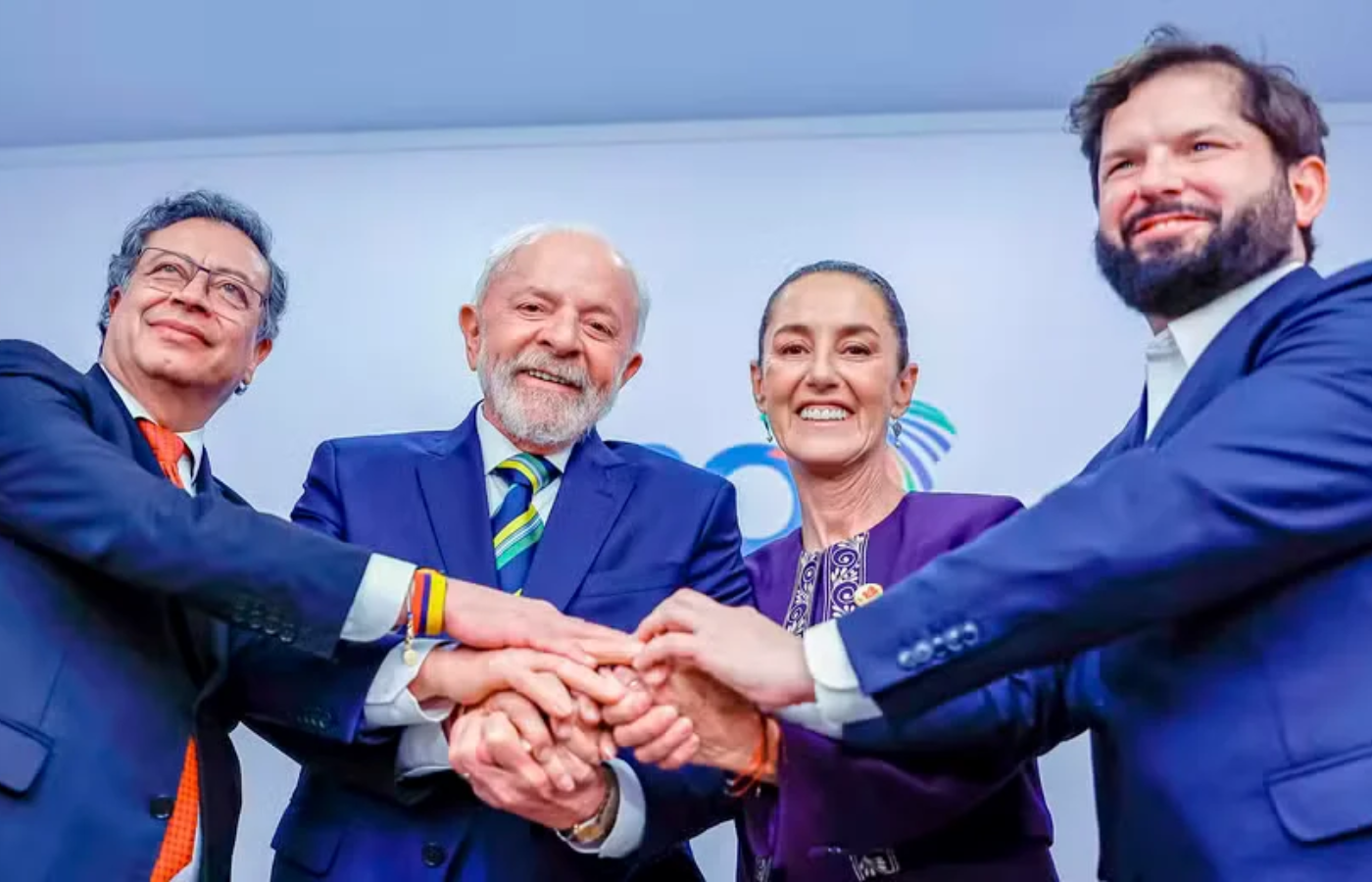 Líderes internacionais parabenizam Lula pela reeleição, enquanto Trump ainda não havia se pronunciado, segundo publicação inicial